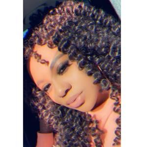 Meet your Posher, Kyla